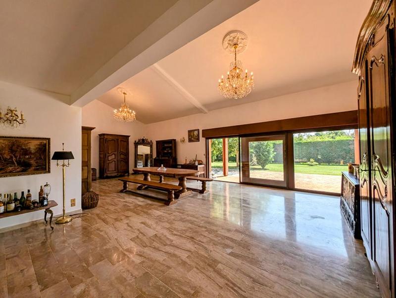 Demeure - 604 m² - 14 pièces
