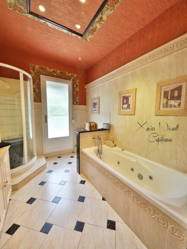 Maison - 238 m² - 6 pièces