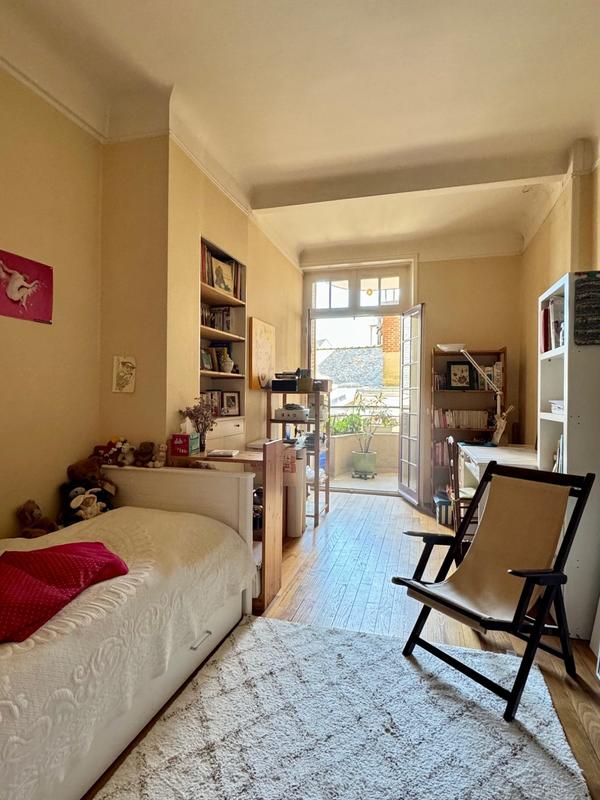 Appartement - 144 m² - 6 pièces