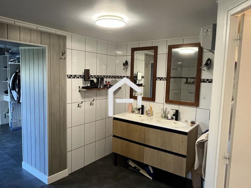 Maison - 2 150 m² - 7 pièces