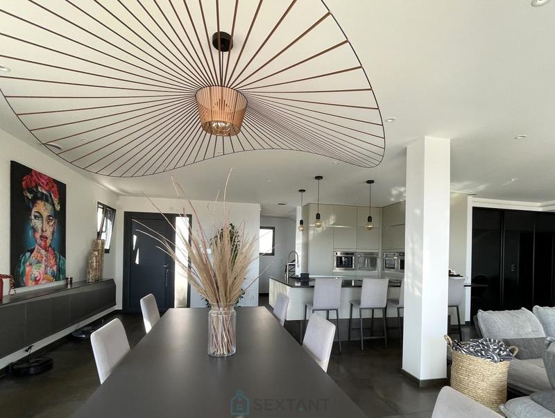 Villa - 318 m² - 7 pièces