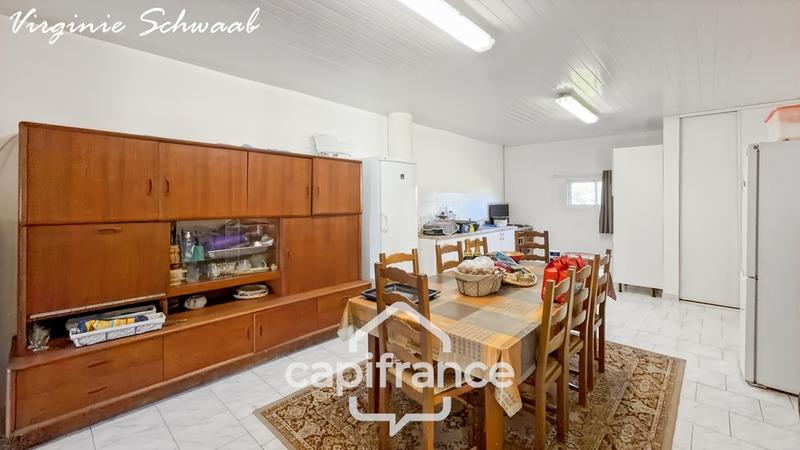 Maison - 219 m² - 8 pièces