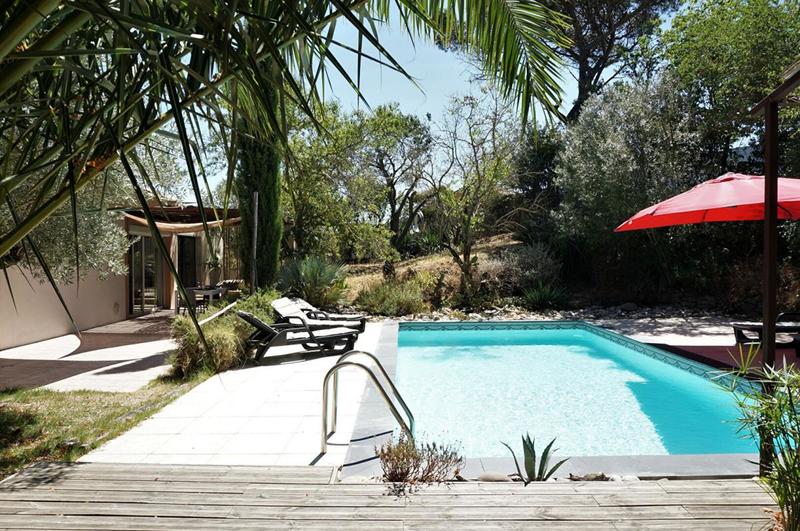 Maison - 440 m² - 16 pièces