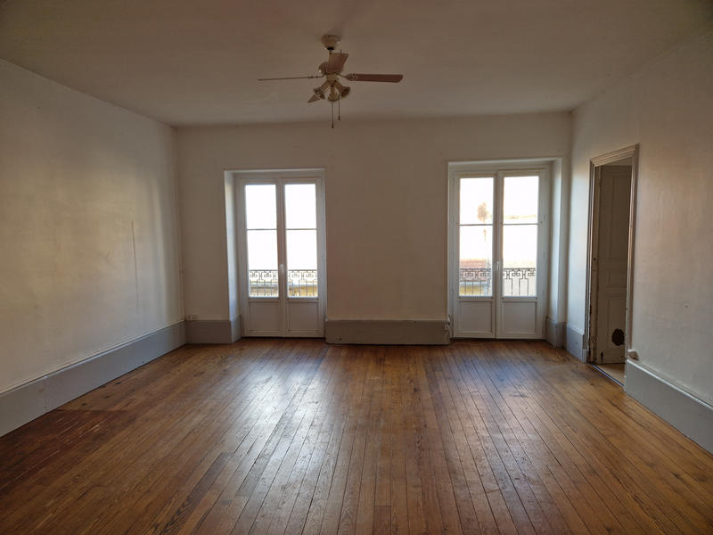 Appartement - 140 m² - 5 pièces