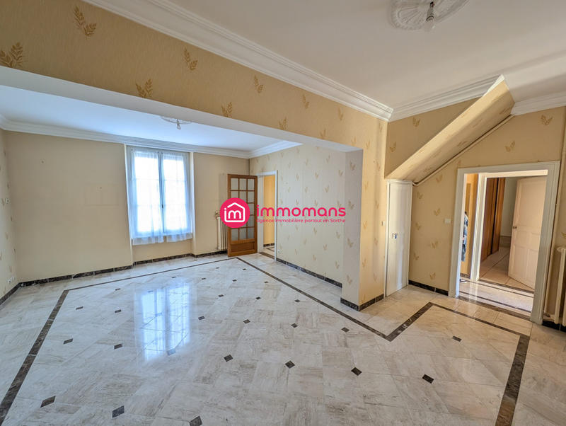 Maison - 220 m² - 9 pièces