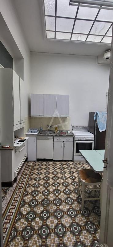 Maison - 440 m² - 14 pièces