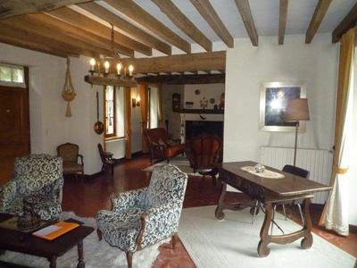 Maison - 300 m² - 8 pièces