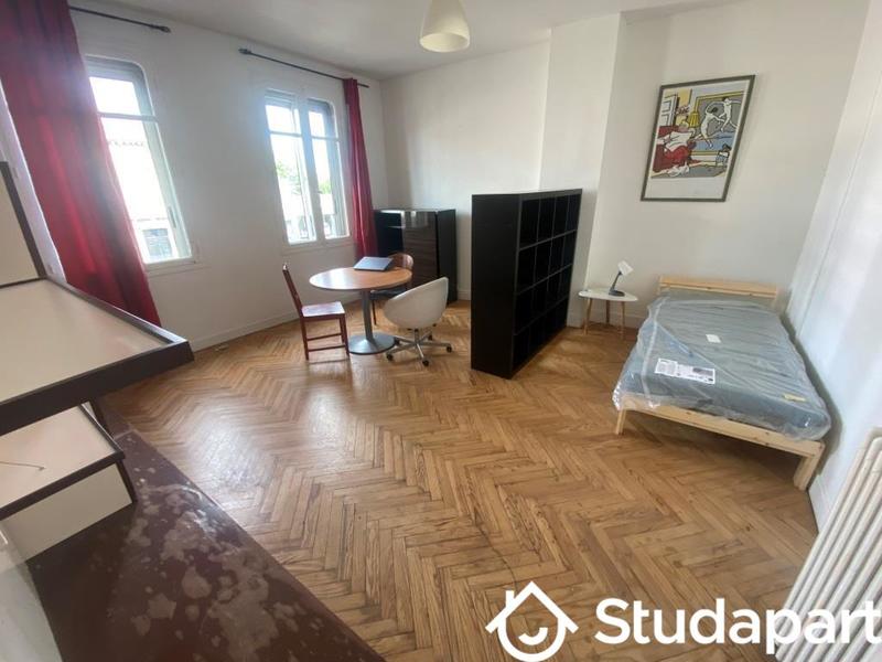 Chambre - 11 m² - 1 pièce