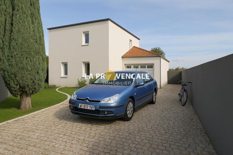 Maison - 82 m² - 4 pièces