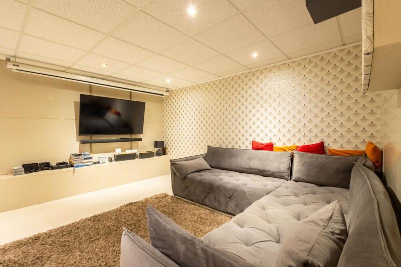 Maison - 263 m² - 8 pièces