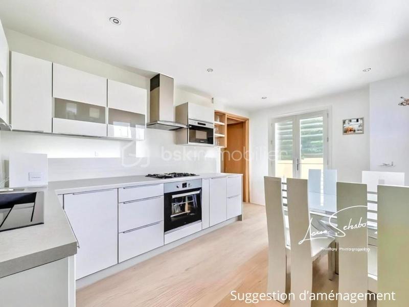 Maison traditionnelle - 107 m² - 4 pièces