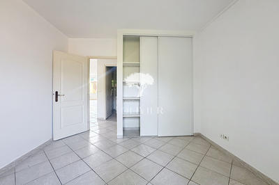 Maison de ville - 642 m² - 10 pièces