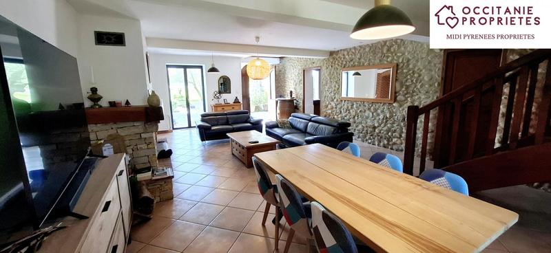 Propriété - 402 m² - 14 pièces