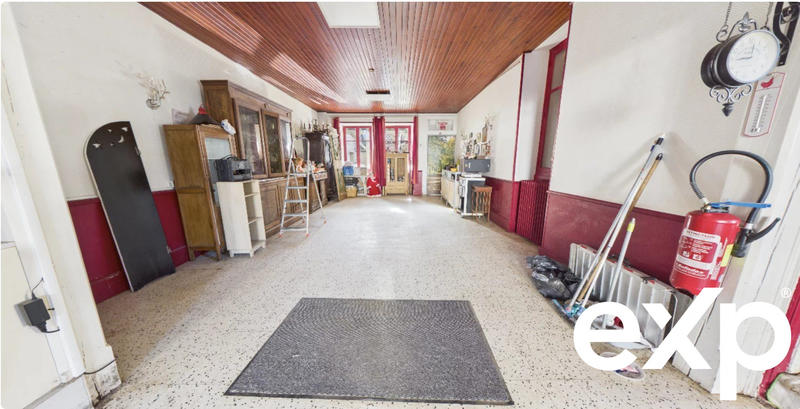 Maison - 275 m² - 10 pièces