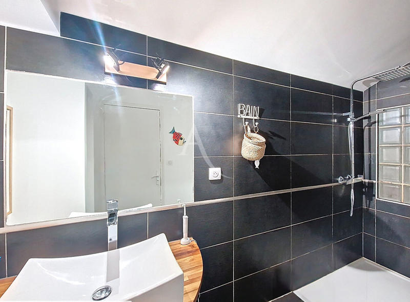 Maison - 180 m² - 6 pièces