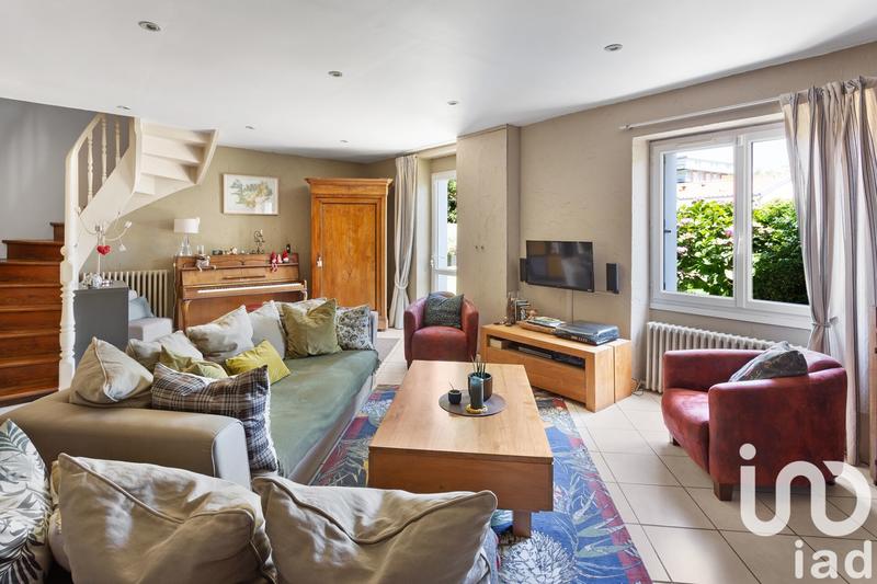 Maison - 168 m² - 8 pièces