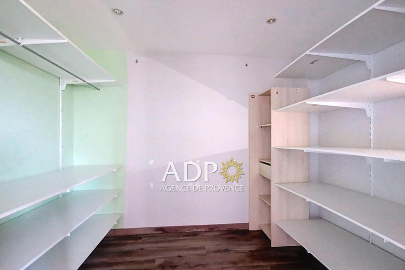 Appartement - 93 m² - 3 pièces