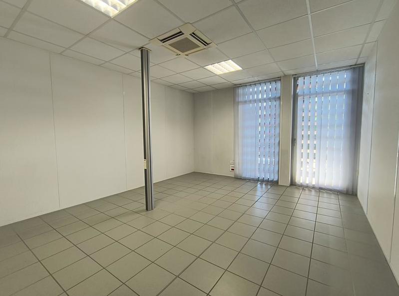 Bureau - 106 m² - 5 pièces