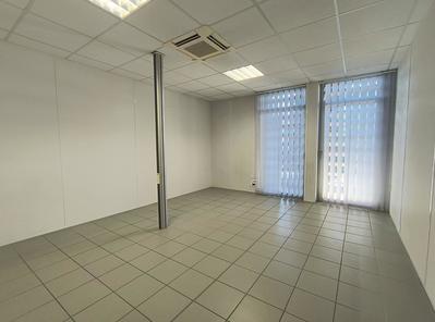 Bureau - 106 m² - 5 pièces