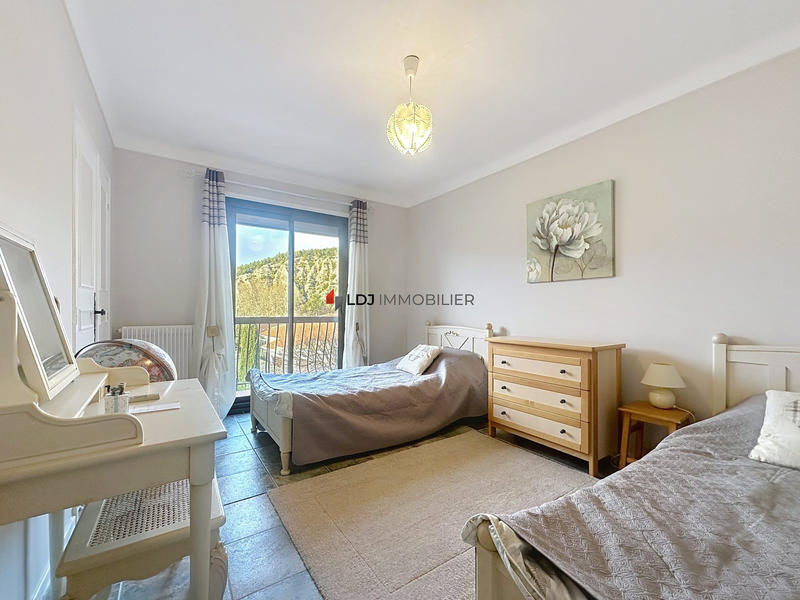 Maison - 190 m² - 8 pièces