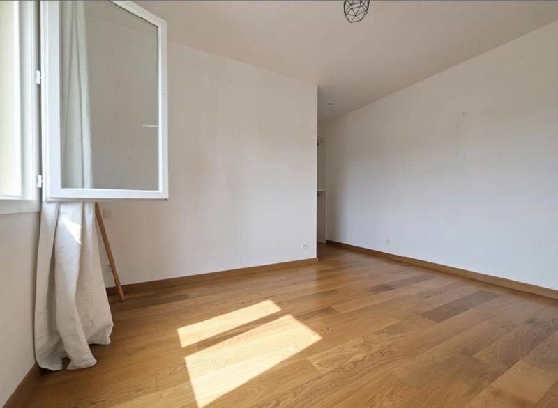 Propriété - 180 m² - 8 pièces