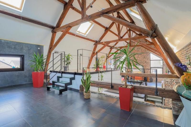 Maison - 395 m² - 9 pièces