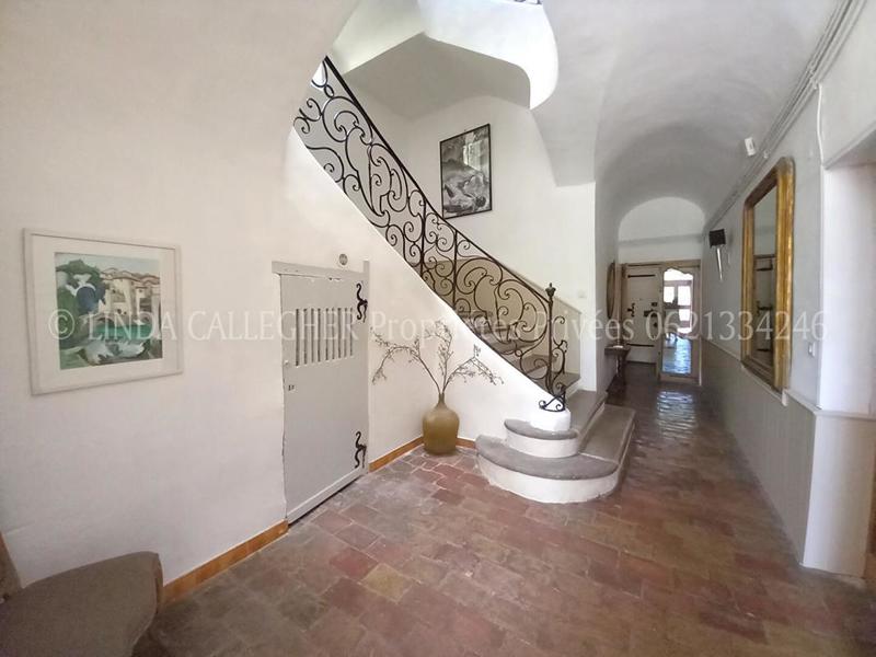 Propriété - 510 m² - 16 pièces