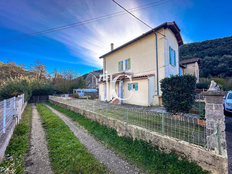 Maison - 83 m² - 3 pièces