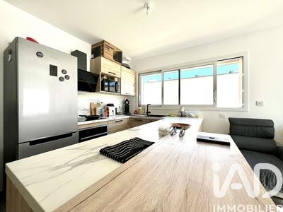 Maison - 96 m² - 5 pièces