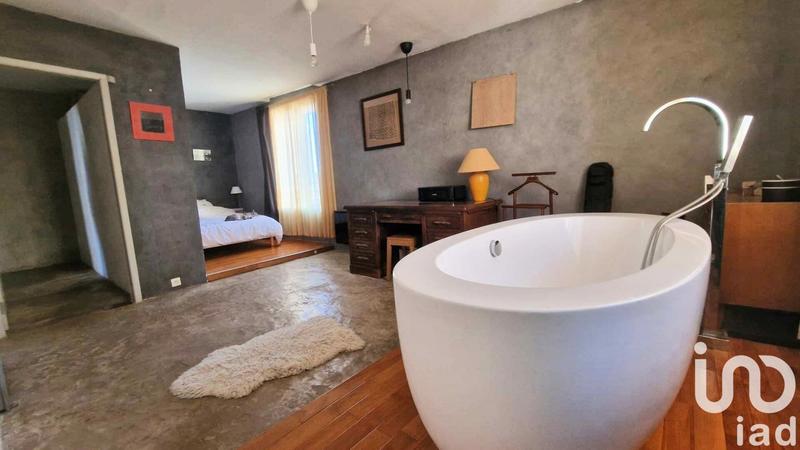 Maison - 210 m² - 5 pièces