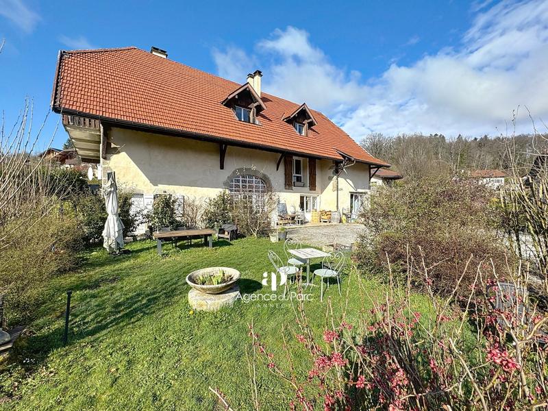 Maison - 345 m² - 12 pièces