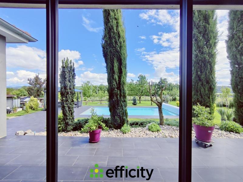 Maison - 215 m² - 6 pièces