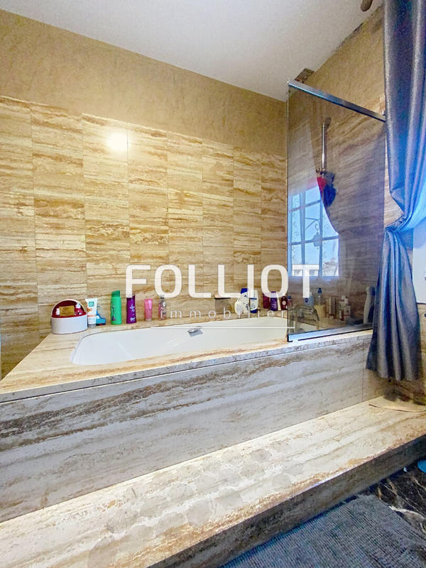 Maison - 174 m² - 5 pièces