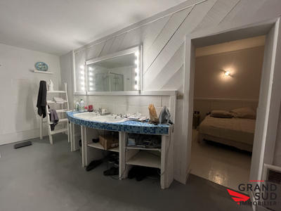 Maison - 370 m² - 10 pièces