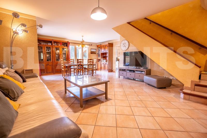 Maison - 291 m² - 10 pièces