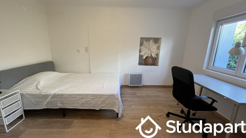 Chambre - 12 m² - 1 pièce