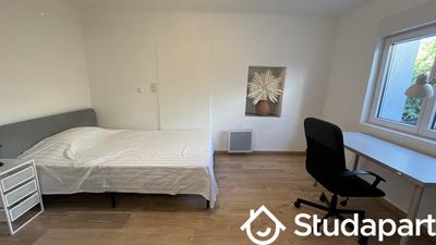 Chambre - 12 m² - 1 pièce