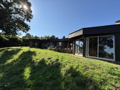 Maison - 168 m² - 9 pièces