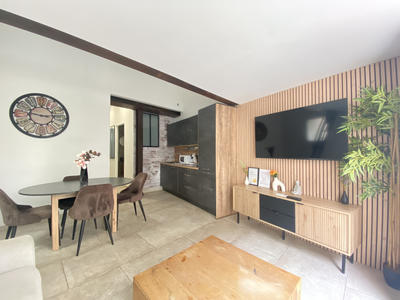 Immeuble - 147 m² - 7 pièces