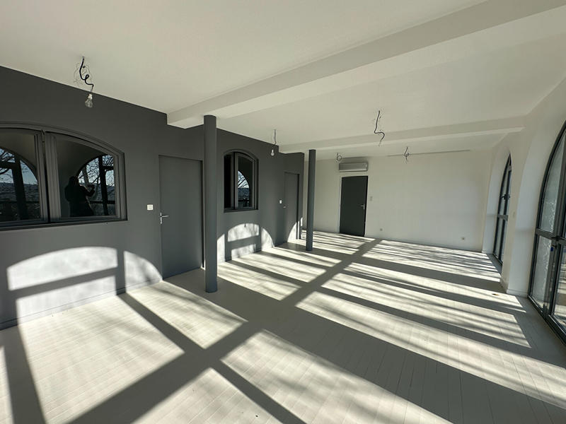 Maison - 327 m² - 13 pièces