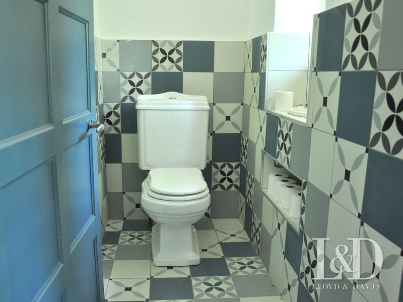 Maison - 660 m² - 25 pièces