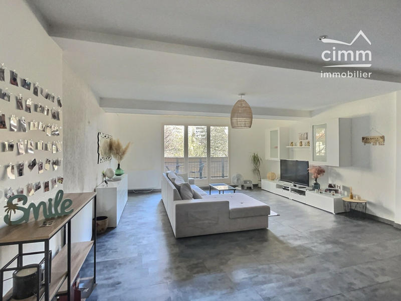 Appartement - 84 m² - 3 pièces