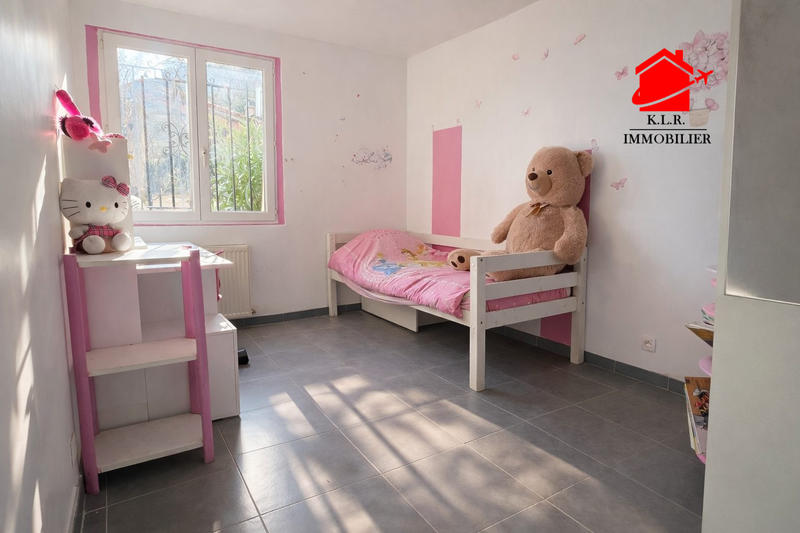 Maison - 201 m² - 8 pièces