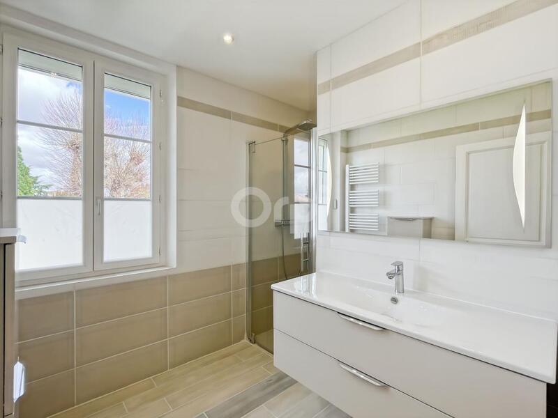 Maison - 237 m² - 6 pièces