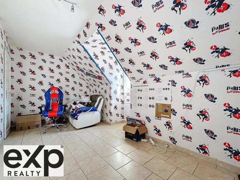 Maison - 218 m² - 6 pièces