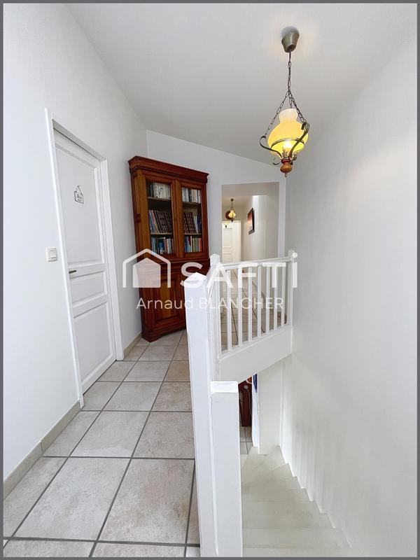 Maison - 294 m² - 9 pièces