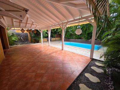 Maison - 157 m² - 4 pièces