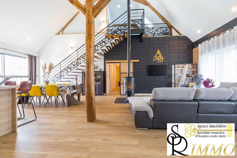 Maison - 201 m² - 7 pièces