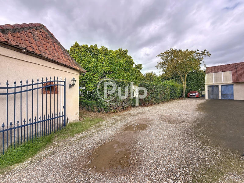 Immeuble - 245 m² - 12 pièces