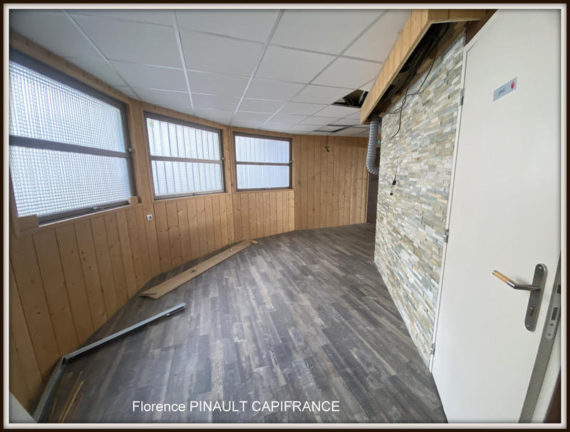 Local d'activité / Entrepôt - 83 m² - 2 pièces